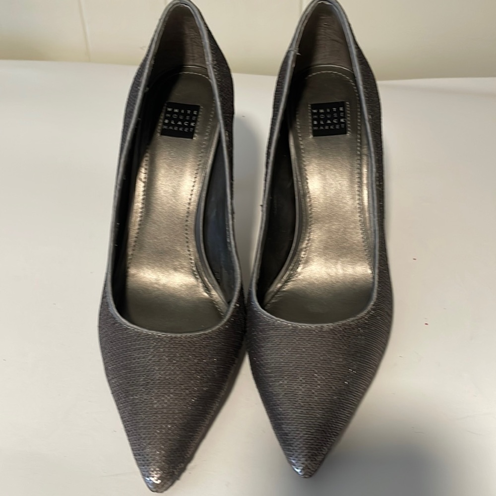 White House Black Market size 7 gray/silver heels